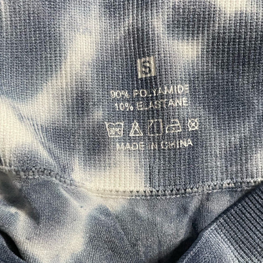 workout shorts - Picture 3 of 3